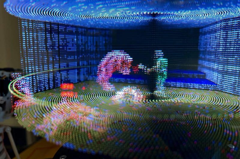 Doom запустили на объёмном воксельном дисплее