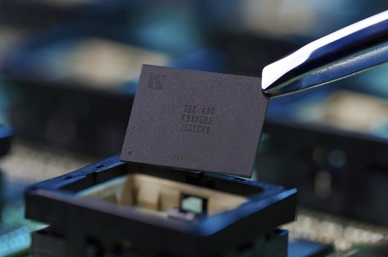 Samsung начала массовое производство памяти QLC V-NAND 9-го поколения для ИИ